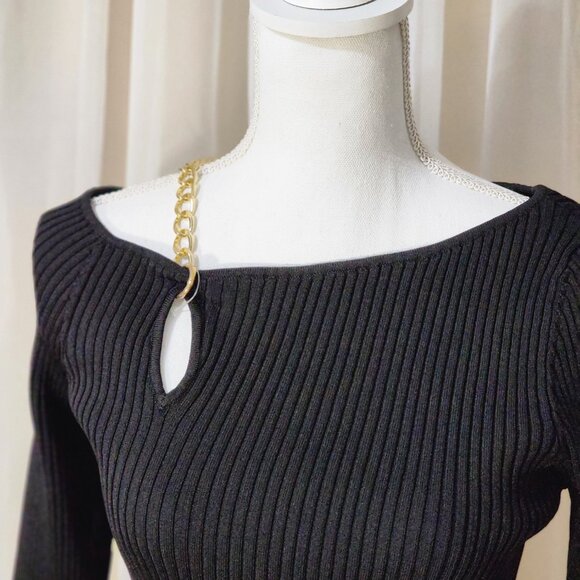 NWT- Black Ribbed Shirt with and Keyhole Chain Link Detail - Picture 3 of 7